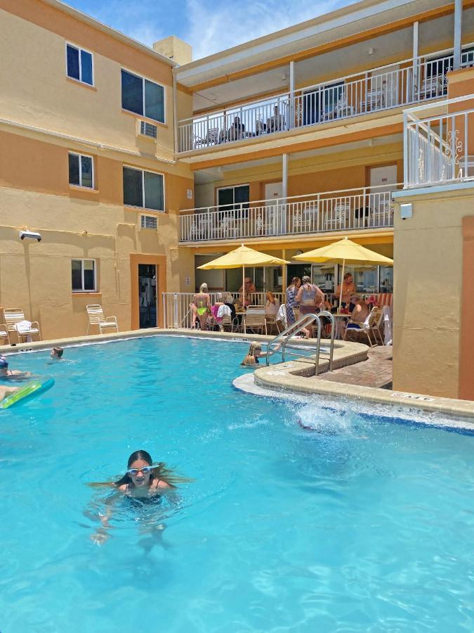 Page Terrace Beachfront Hotel St. Pete Beach Bagian luar foto