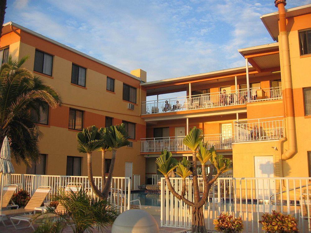 Page Terrace Beachfront Hotel St. Pete Beach Bagian luar foto