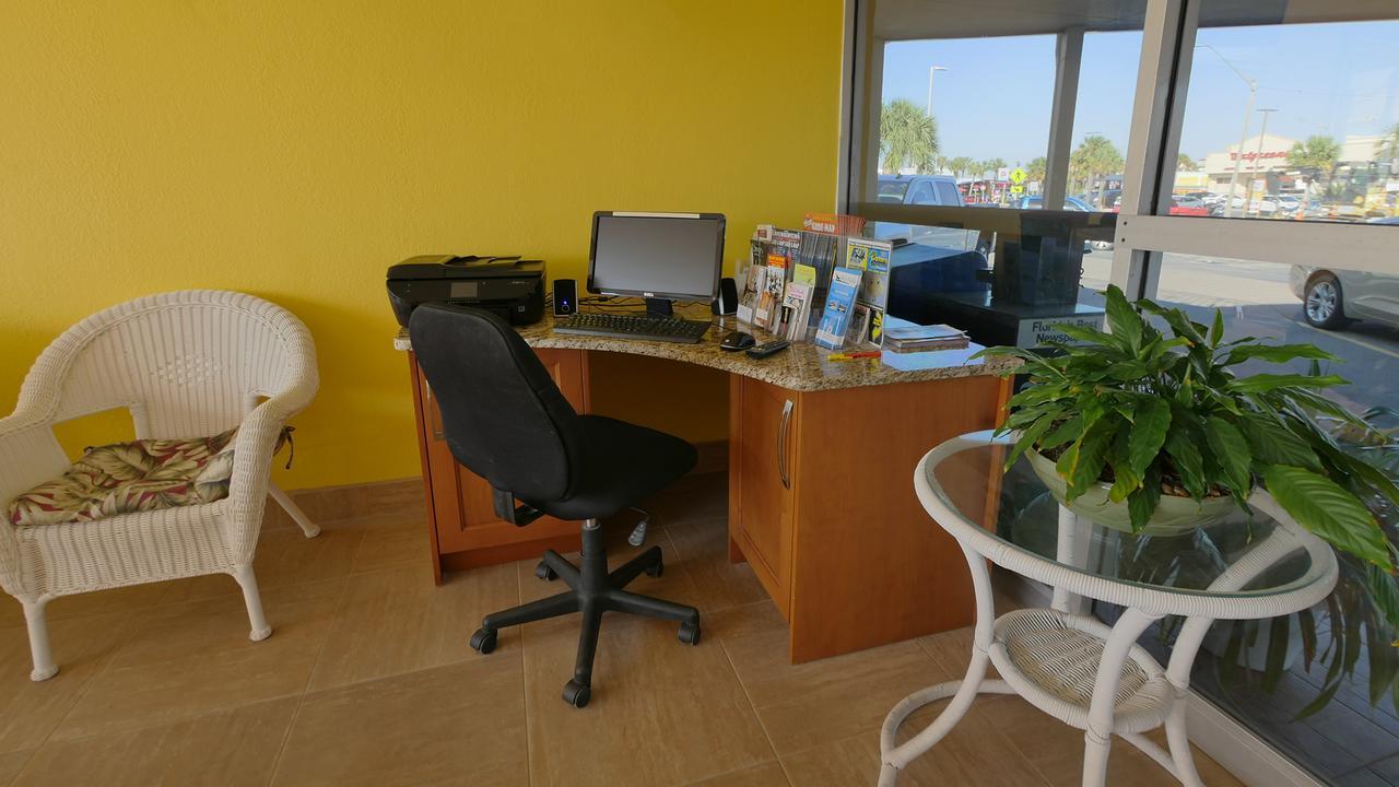 Page Terrace Beachfront Hotel St. Pete Beach Bagian luar foto