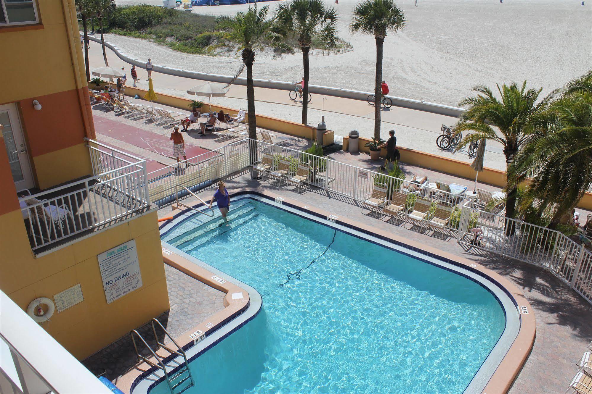 Page Terrace Beachfront Hotel St. Pete Beach Bagian luar foto